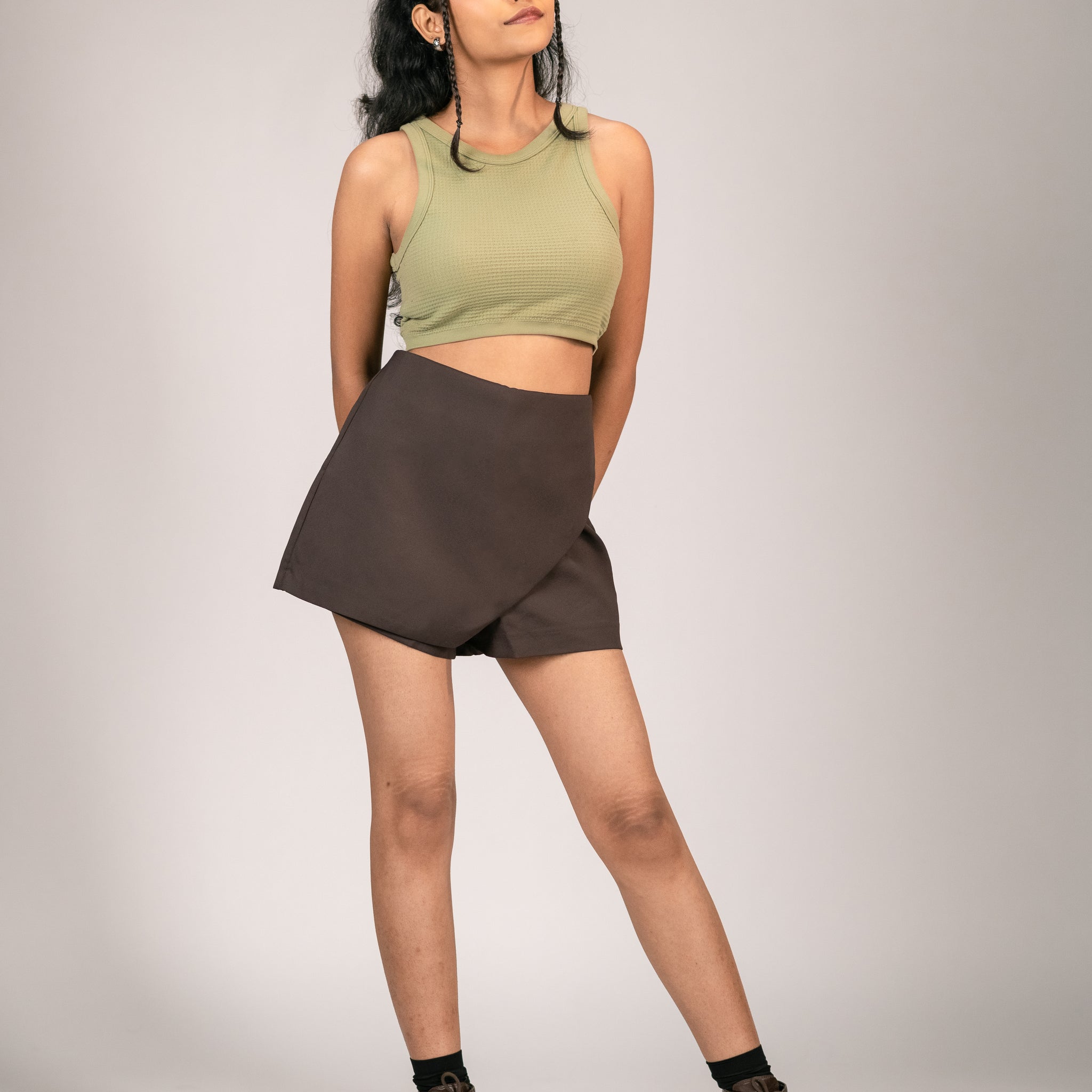 Women's Casual Mid Waist Shorts Zipper Fly Front Slit Breathable Woven